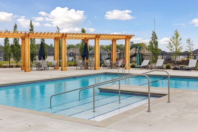 3751 Crane Island Ct, Minnetrista, MN 55331 - community pool with a patio
