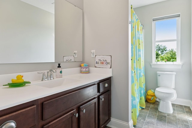 3751 Crane Island Ct, Minnetrista, MN 55331 - full bath featuring baseboards, vanity, toilet, and curtained shower