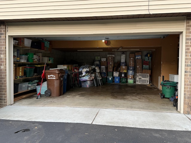 14410 92nd Ave N, Maple Grove, MN 55369 - garage with driveway