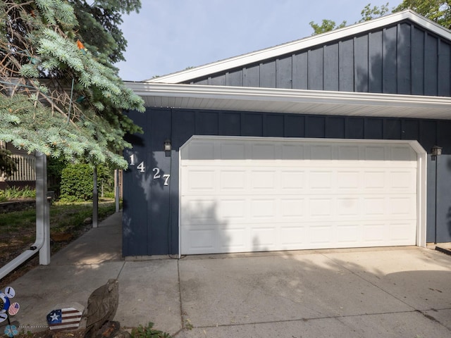 1427 23rd St S, Fargo, ND 58103 - view of garage