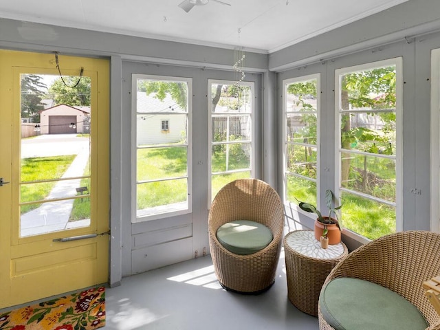 1033 Hall Ave W, Saint Paul, MN 55118 - view of sunroom / solarium