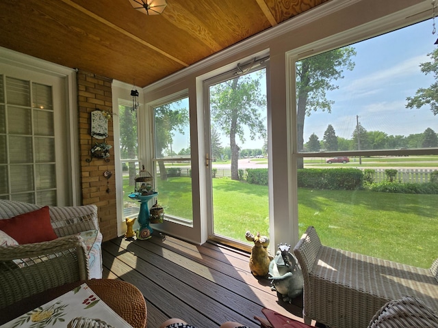 620 5th Ave SE, Pipestone, MN 56164 - sunroom with healthy amount of natural light