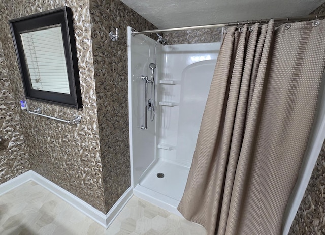 620 5th Ave SE, Pipestone, MN 56164 - bathroom featuring a shower with curtain
