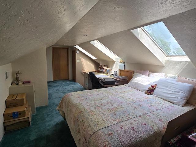 620 5th Ave SE, Pipestone, MN 56164 - bedroom featuring a skylight, a textured ceiling, carpet, and vaulted ceiling