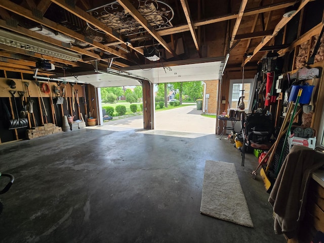 620 5th Ave SE, Pipestone, MN 56164 - view of garage