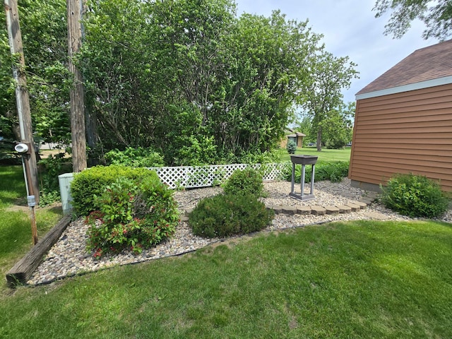 620 5th Ave SE, Pipestone, MN 56164 - view of yard