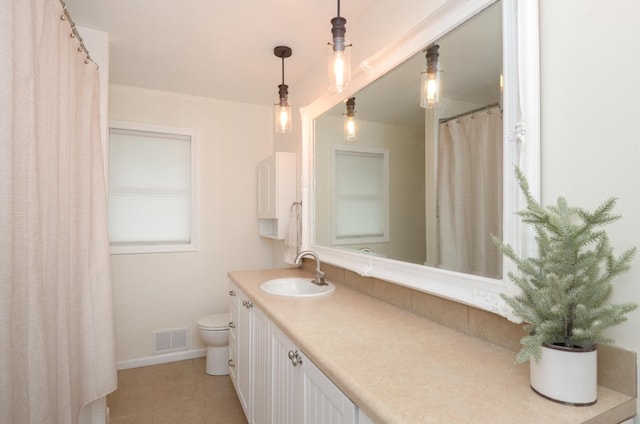 2603 140th Ln NW, Andover, MN 55304 - full bathroom featuring vanity, tile patterned flooring, and a shower with curtain