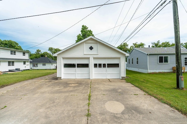 727 Peck St, Fergus Falls, MN 56537 - view of detached garage
