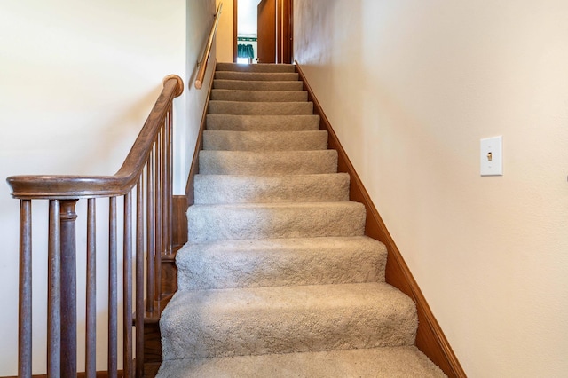 727 Peck St, Fergus Falls, MN 56537 - view of stairs