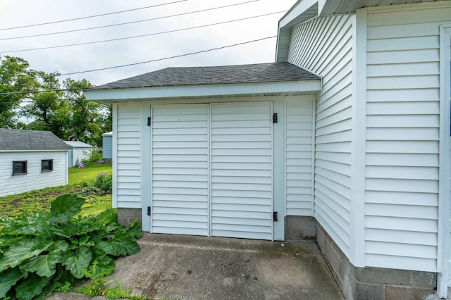 727 Peck St, Fergus Falls, MN 56537 - view of garage