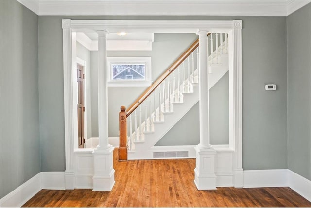 712 Anderson St W, Stillwater, MN 55082 - entryway featuring wood finished floors, stairs, and baseboards