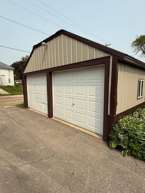 105 Oak St N, Mabel, MN 55954 - view of detached garage