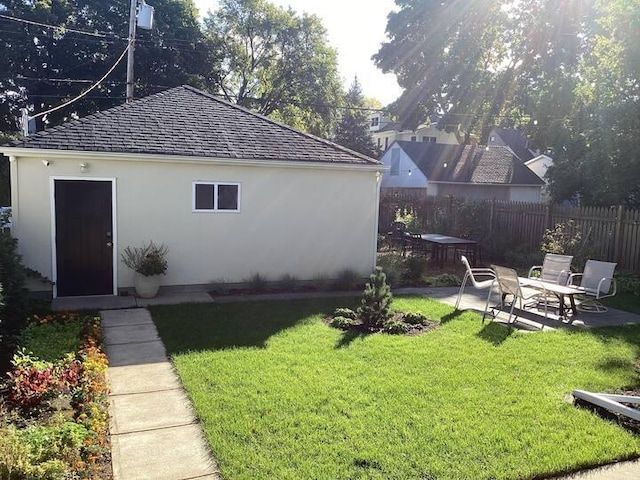 3109 James Ave S, Minneapolis, MN 55408 - view of yard featuring a patio