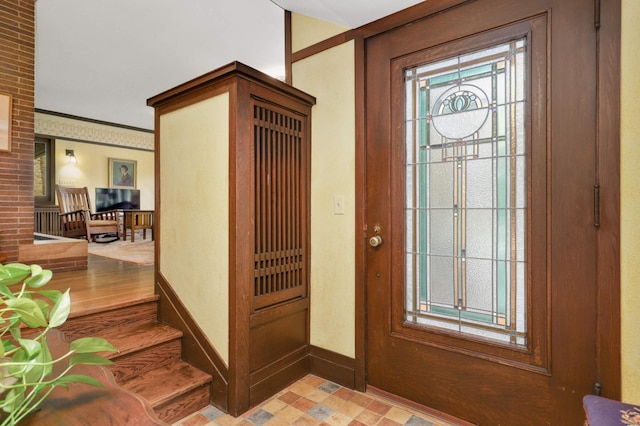 2022 Summit Ave, Saint Paul, MN 55105 - entryway featuring baseboards