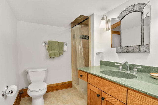 2022 Summit Ave, Saint Paul, MN 55105 - full bath with vanity, toilet, a shower with curtain, and baseboards
