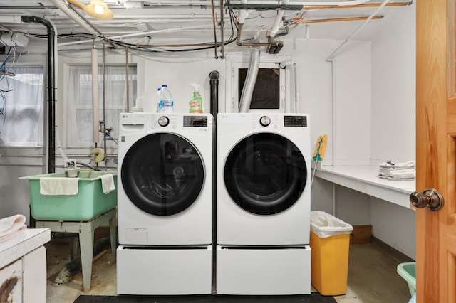 2022 Summit Ave, Saint Paul, MN 55105 - laundry room with independent washer and dryer