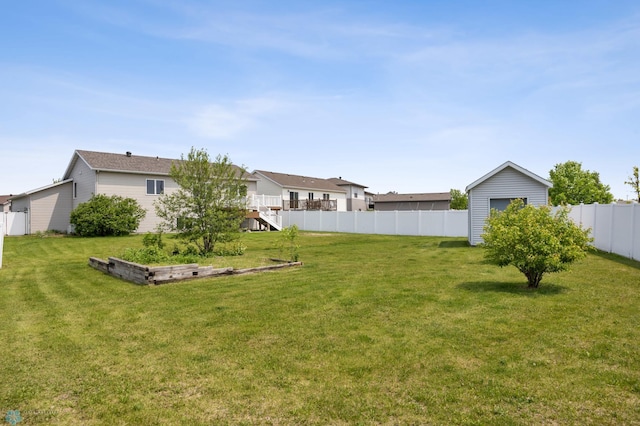 1878 10th St W, West Fargo, ND 58078 - view of yard featuring a garden
