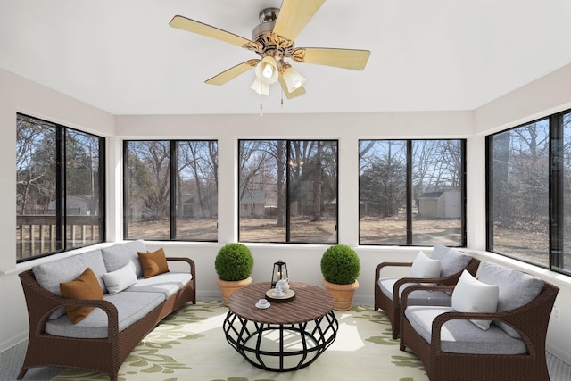 401 21st St SW, Austin, MN 55912 - sunroom / solarium featuring baseboards