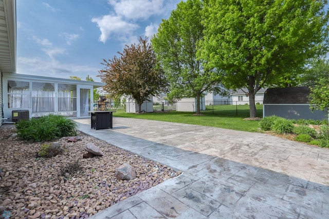 509 32nd St N, Moorhead, MN 56560 - view of yard with a patio