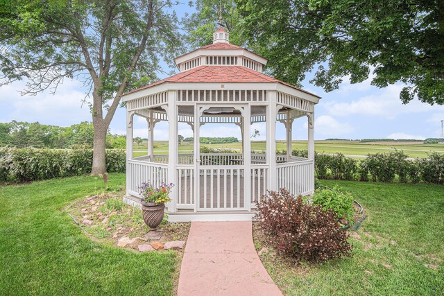102 Walnut Ave, Luverne, MN 56156 - surrounding community with a gazebo and a yard