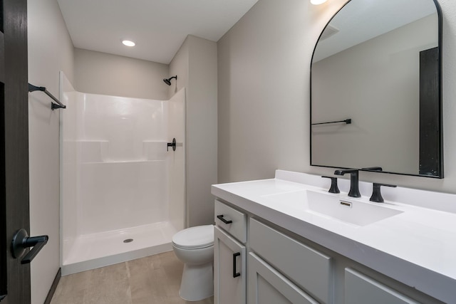 3120 Scotch Ln, Mankato, MN 56001 - full bathroom with toilet, a shower, vanity, and recessed lighting
