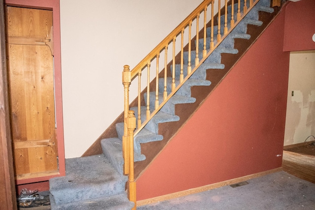 808 Franklin Ave, Wabasha, MN 55981 - stairs with carpet flooring and baseboards