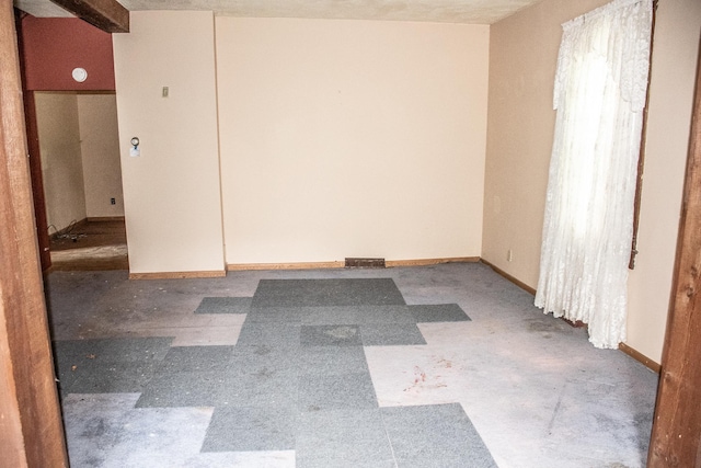 808 Franklin Ave, Wabasha, MN 55981 - unfurnished room featuring baseboards