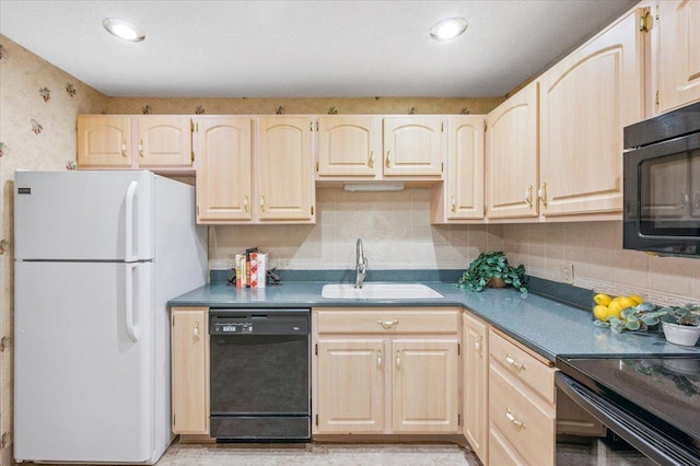 5645 Green Circle Dr Unit 210, Minnetonka, MN 55343 - kitchen featuring black appliances and light brown cabinets