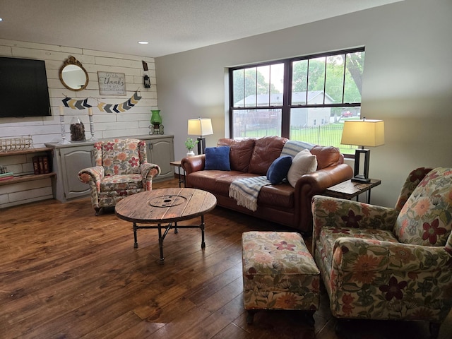 1410 16th St SW, Willmar, MN 56201 - living area with hardwood / wood-style floors and recessed lighting