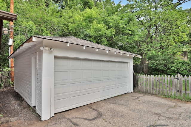 1807 Minnehaha Ave W, Saint Paul, MN 55104 - view of detached garage