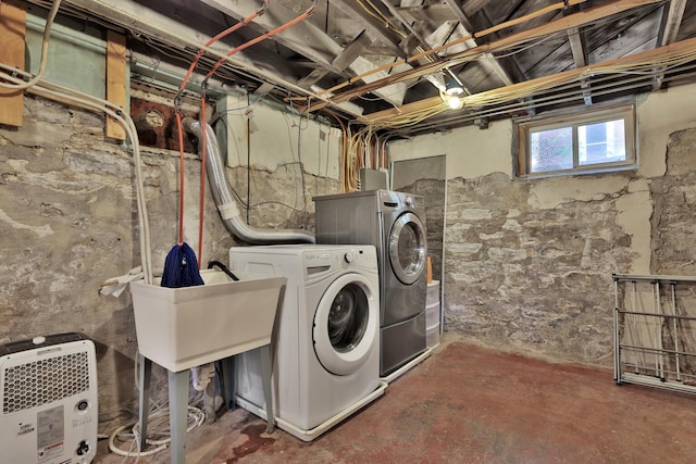 1807 Minnehaha Ave W, Saint Paul, MN 55104 - washroom featuring washing machine and clothes dryer