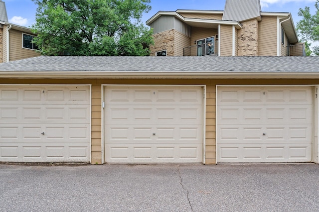 2220 Ridge Dr Unit 16, Saint Louis Park, MN 55416 - view of garage