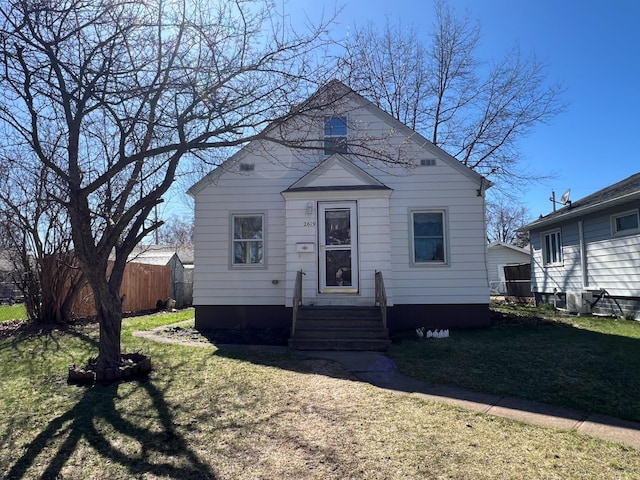 2619 2nd Ave W, Hibbing, MN 55746 - view of front of home with entry steps