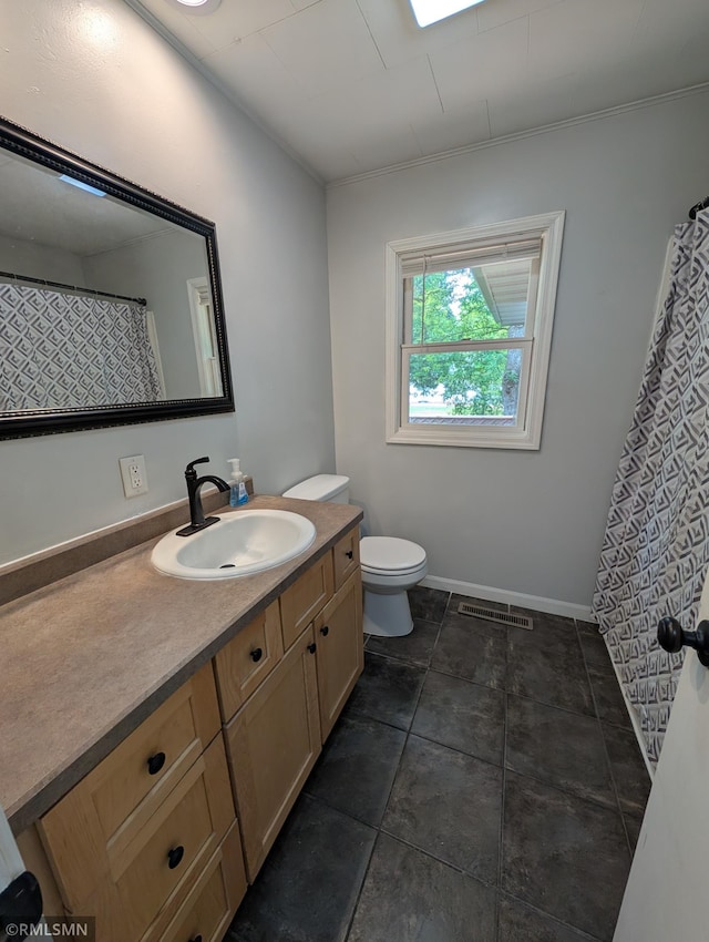 353 44th Ave NW, Powers Twp, MN 56435 - bathroom featuring vanity, toilet, baseboards, and a shower with shower curtain