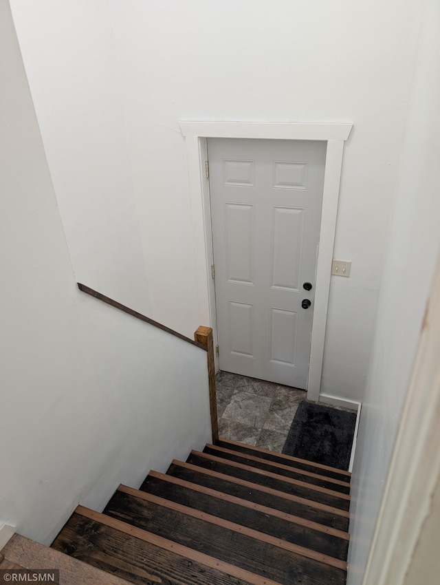 353 44th Ave NW, Powers Twp, MN 56435 - view of staircase