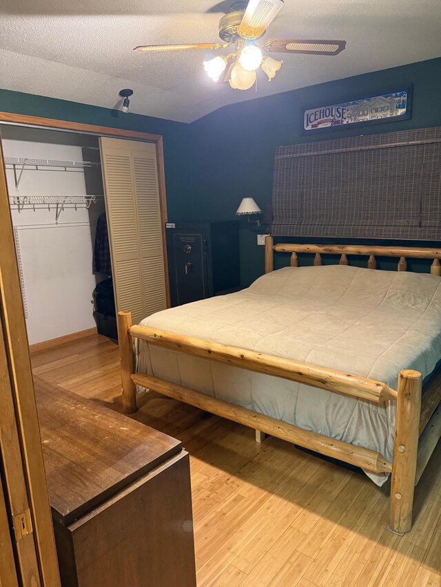 33688 416th Ave, Farm Island Twp, MN 56431 - bedroom featuring wood finished floors, a closet, and ceiling fan
