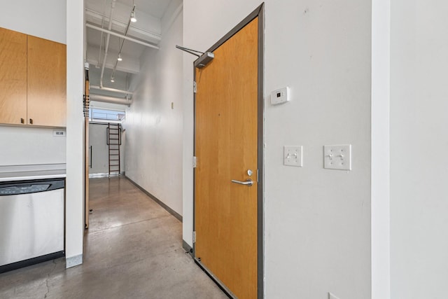 700 Washington Ave N Unit 601, Minneapolis, MN 55401 - hallway featuring concrete floors and baseboards