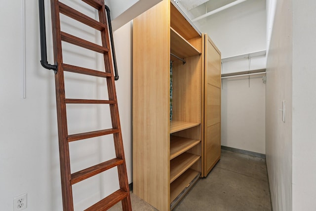 700 Washington Ave N Unit 601, Minneapolis, MN 55401 - view of walk in closet