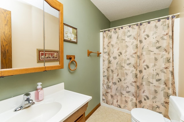 520 State St, West Concord, MN 55985 - full bath featuring toilet, vanity, a textured ceiling, and a shower with curtain