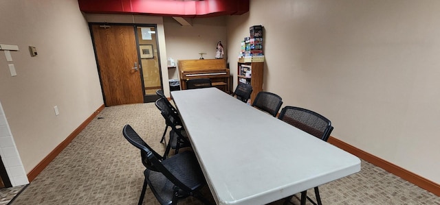 6615 Lake Shore Dr S Unit 717, Richfield, MN 55423 - office space featuring baseboards