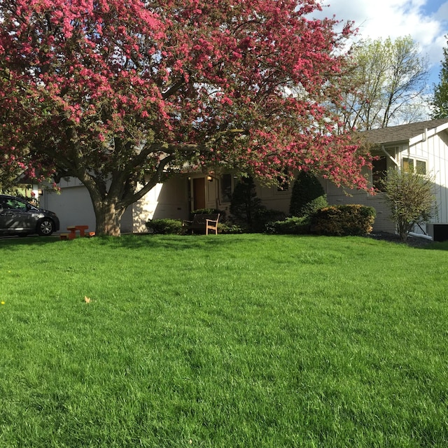 5157 Abercrombie Dr, Edina, MN 55439 - view of green lawn