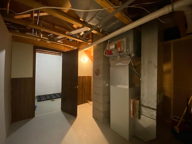 3771 County Line Rd, Moose Lake Twp, MN 55783 - unfinished basement featuring a wainscoted wall