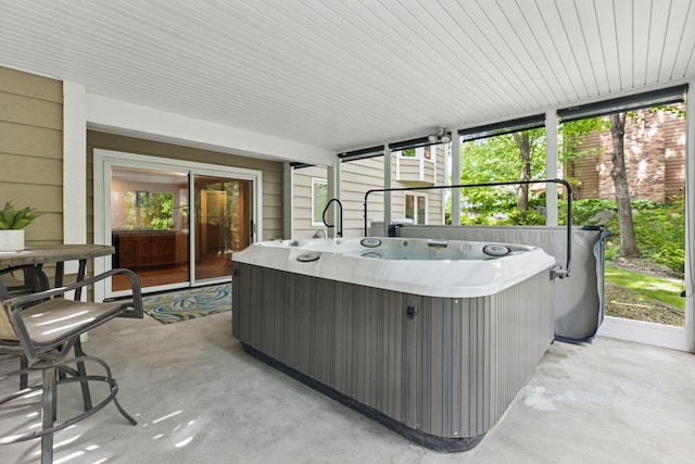 5921 Creek Pt, Minnetonka, MN 55345 - sunroom / solarium with a hot tub