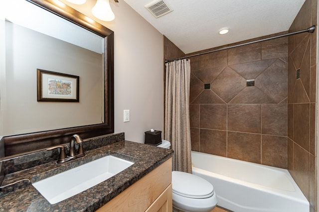 2292 Teakwood Ln SW, Rochester, MN 55902 - full bath with vanity, toilet, shower / bath combo, and recessed lighting
