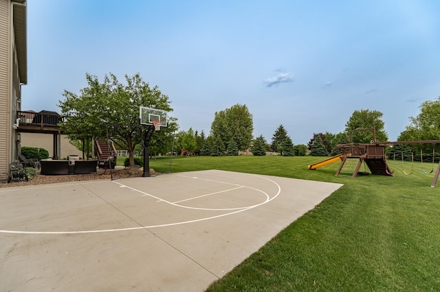 2292 Teakwood Ln SW, Rochester, MN 55902 - view of sport court featuring a yard and community basketball court