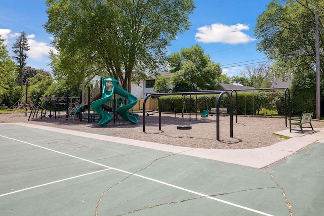 5620 Woodcrest Dr, Edina, MN 55424 - view of communal playground