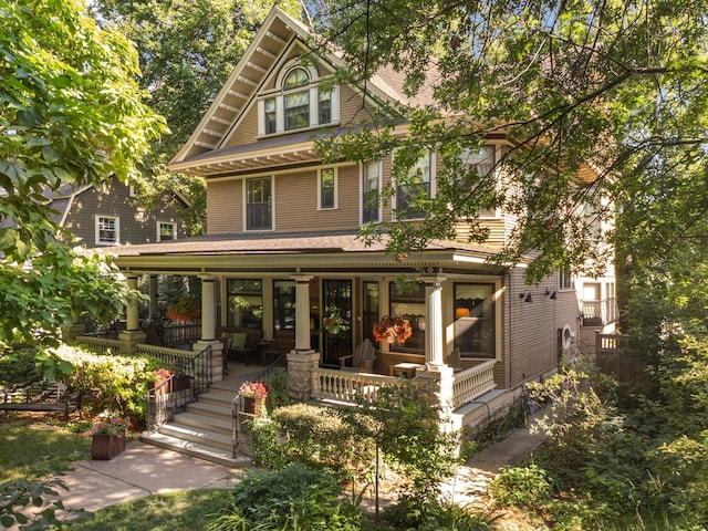880 Fairmount Ave, Saint Paul, MN 55105 - victorian house with a porch