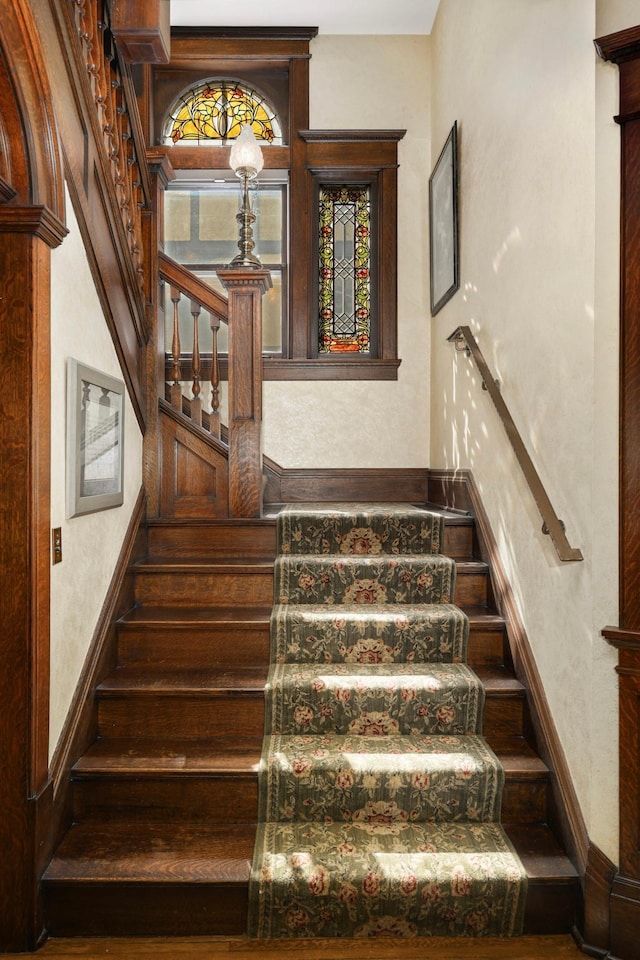 880 Fairmount Ave, Saint Paul, MN 55105 - stairway featuring baseboards