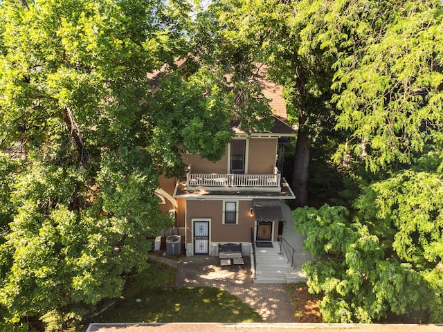 880 Fairmount Ave, Saint Paul, MN 55105 - back of property with a balcony