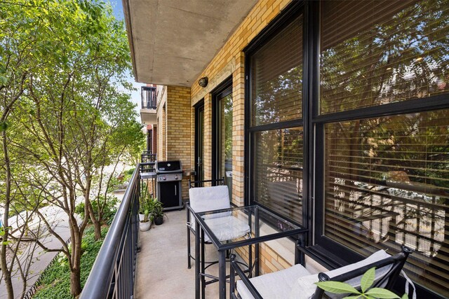 401 2nd St Unit 208, Minneapolis, MN 55401 - balcony with grilling area